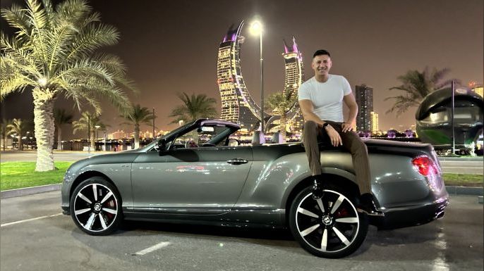 Avukat Efe Tanay Dubai’den İstanbul’a 8 bin kilometre araç sürdü