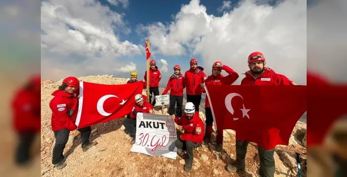 AKUT, 30. yılını 30 zirve tırmanışıyla kutladı