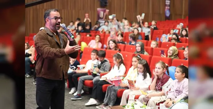 Anıl Basılı, çocuklarla yazarlık üzerine keyifli bir sohbet gerçekleştirdi