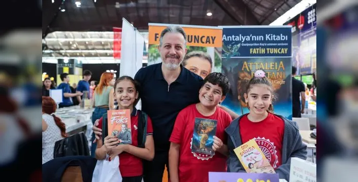 Antalya kitap fuarı, katılımcıların ilgisini çekiyor
