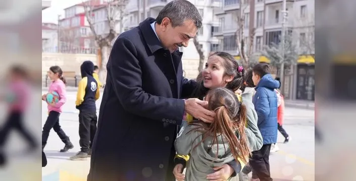 Bakan Tekin, Dünya Kız Çocukları Günü mesajı yayımladı