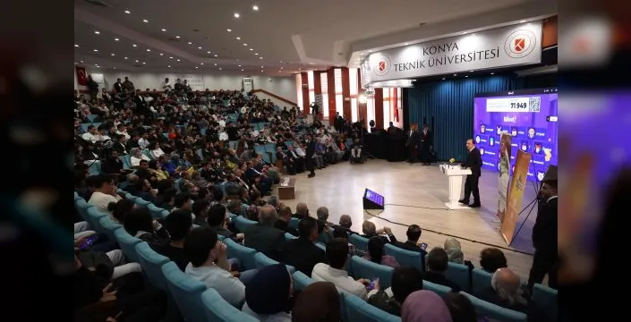 Başkan Altay, gençlerle üniversitede buluştu