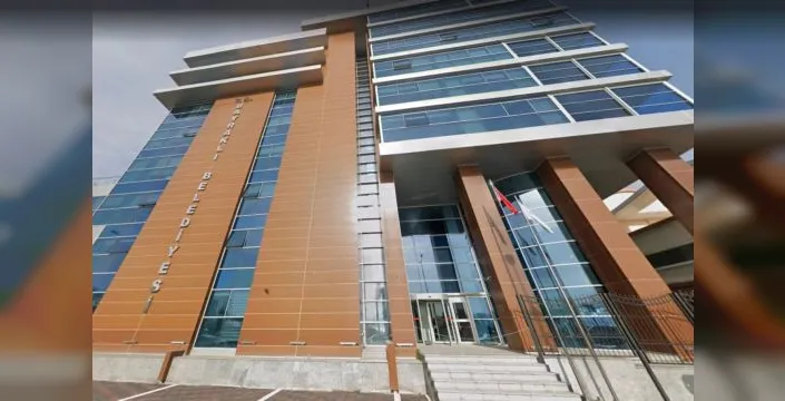 Bayraklı Belediyesi'nde rüşvet operasyonu: 45 kişi gözaltında
