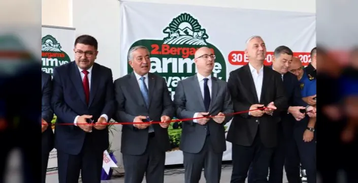 Bergama'da tarım ve hayvancılık fuarı açıldı