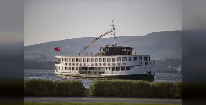 Bergama Vapuru ile İzmir'de rehberli tur için geri sayım başladı
