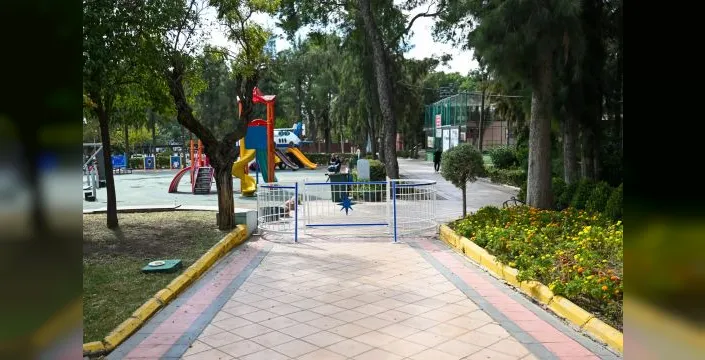 Bornova parklarına motosiklet girişi engellendi