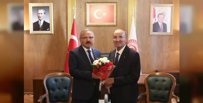 Bozdağ başkanvekilliği görevini Beyazıt'a devretti