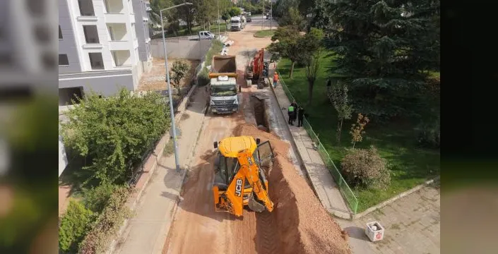 Bursa'da kışa hazırlık: Yıldırım'da yağmur suyu hattı döşeniyor