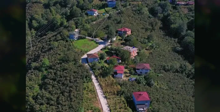 Çamaş'ta beton yol yapımı devam ediyor
