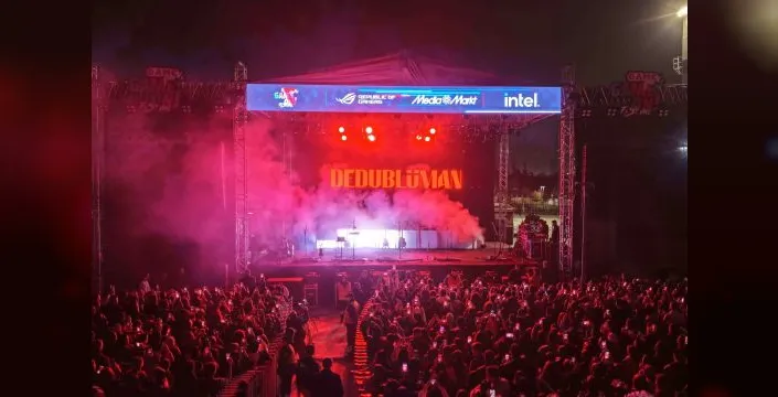 Dedublüman grubu, Ankara'da gençlerle buluştu