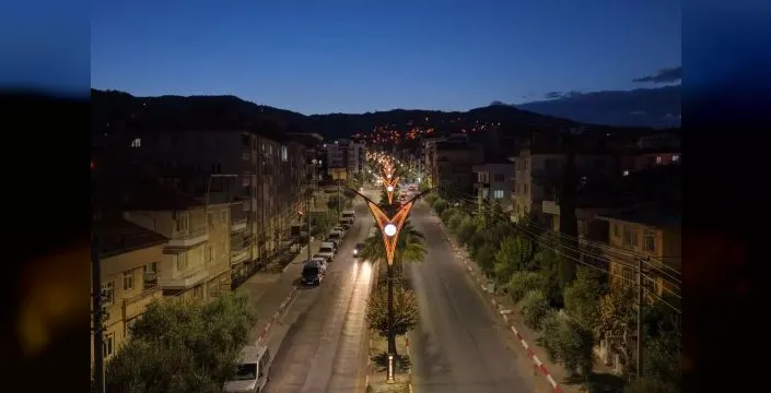 Denizli'de dört ilçeye modern aydınlatma sistemi kuruldu