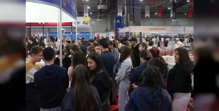 Denizli'deki kitap fuarını 9 günde 279.727 kişi gezdi