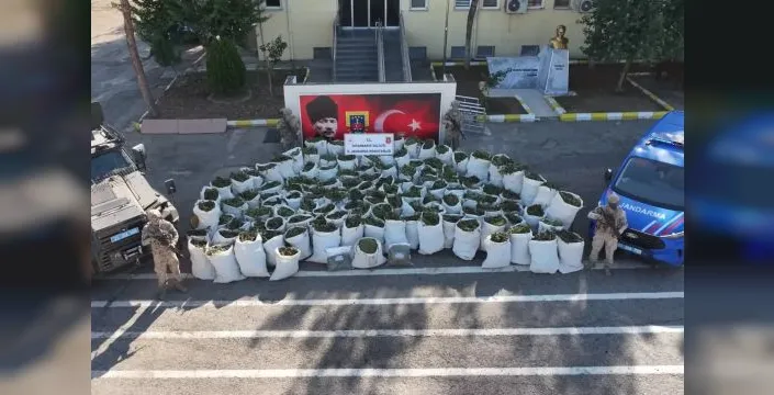 Diyarbakır'da gerçekleştirilen operasyonda 2 ton esrar ele geçirildi
