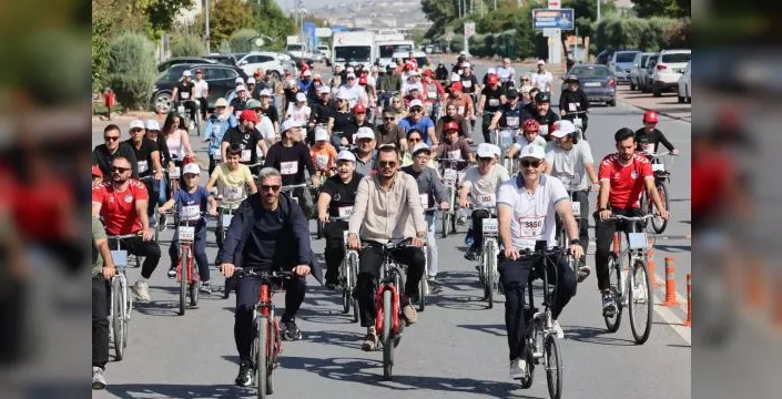 Doktorlar, Kayseri'de sağlıklı yaşam için pedal çevirdi