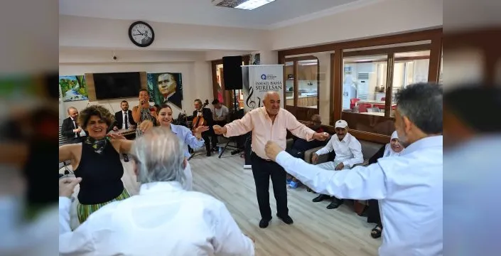 Dünya Yaşlılar Günü Antalya'da çeşitli etkinliklerle kutlandı