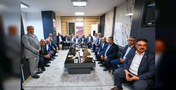 Dutlulu, muhtarlarla projeler üzerine görüş alışverişinde bulundu