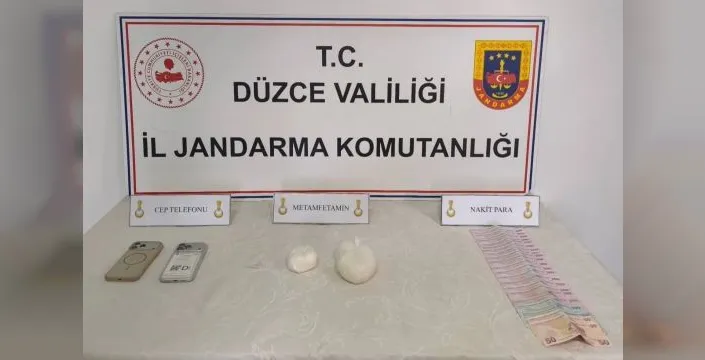 Düzce'de araçta 405 gram metamfetamin ele geçirildi