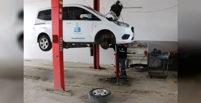 Edremit Belediyesi, araç bakımını kendi bünyesinde gerçekleştiriyor