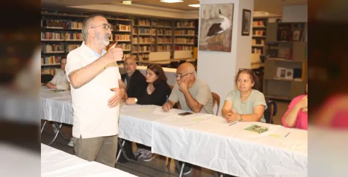 Efes Selçuk'ta kitap severler Kuyucaklı Yusuf'u tartıştı