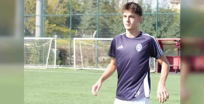 Erol Utku Yücetürk Sarıyer Futbol Kulübü'ne katıldı