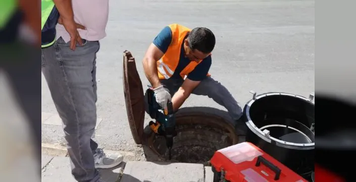 Eskişehir'de kanalizasyon bacalarına bakım yapıldı