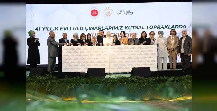 Gaziantep'te 41 yıllık evli çiftler için Umre kura çekimi yapıldı