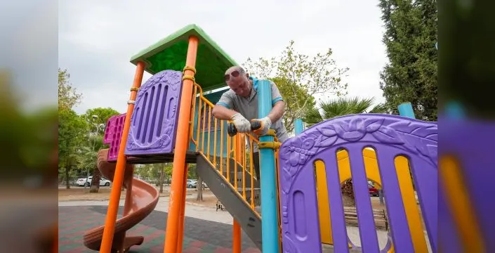 Gaziemir parklarında yenileme çalışmaları tamamlandı