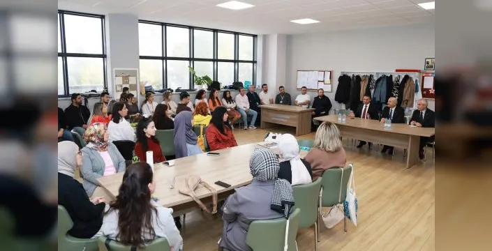 Gebze Belediye Başkanı, eğitim kurumlarını ziyaret etti