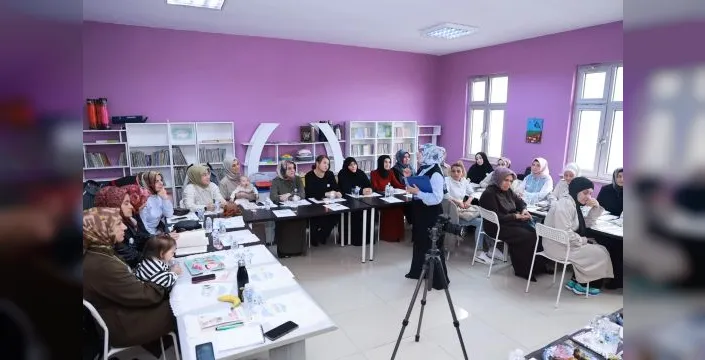 Gebze'de okur projesi kapsamında veli ve öğretmenler buluştu