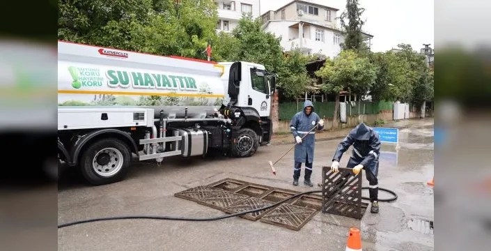 Gebze'de yağışlar için önleyici temizlik çalışmaları sürüyor