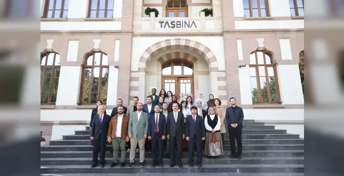 Genç yazarlar Konya'da Altay'la buluştu