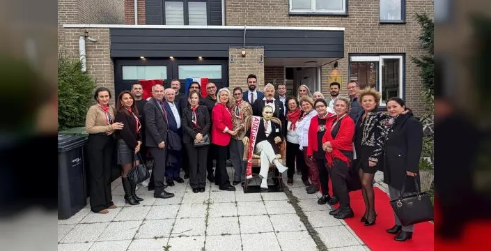 Hollanda'da Atatürk Evi'nde Cumhuriyet Bayramı coşkusu