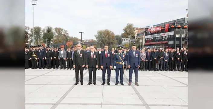 İnegöl'de 103. yıl kutlamaları çelenk töreniyle başladı