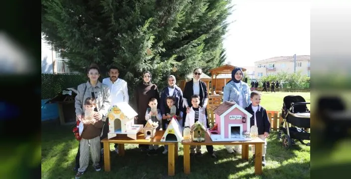 İnegöl'de çocuklar sokak hayvanları için 190 yuva yaptı