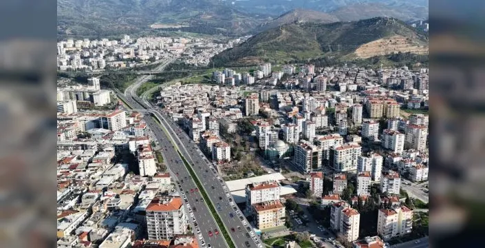 İzmir'de trafik akışını kolaylaştıracak üst geçit inşaatı başladı