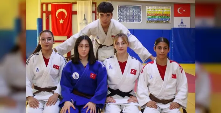 İzmirli judocular olimpiyat hedefiyle yola çıkıyor