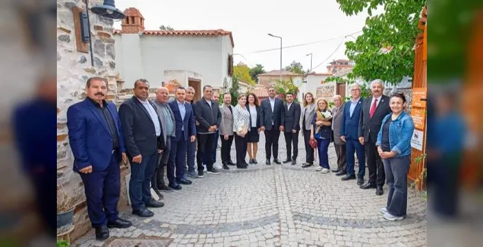 İzmirli muhtarlar Narlıdere'de buluştu