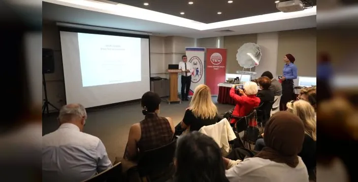 İzmit Belediyesi, meme kanseri farkındalığı için seminer düzenledi