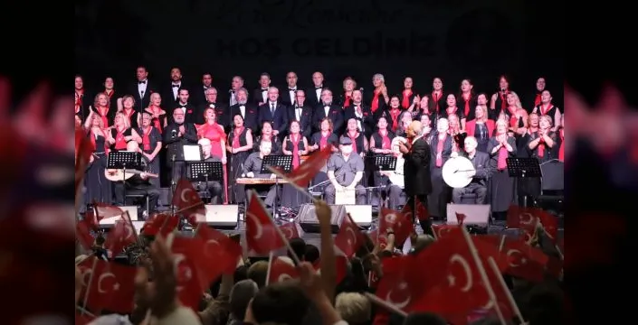 İzmit'te Cumhuriyet coşkusu Türk Sanat Müziği ile yaşandı