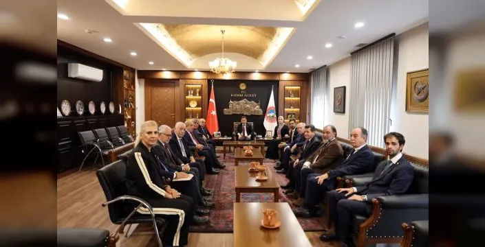 Kayseri'de Türk Dünyası şair ve yazarlar bir araya geldi