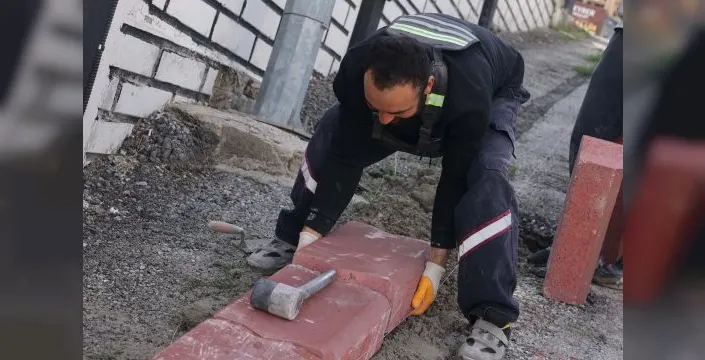 Keçiören'de kaldırım ve çevre düzenleme çalışmaları sürüyor