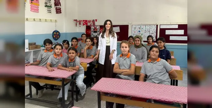 Kız öğrencilere ergenlik eğitimi verildi