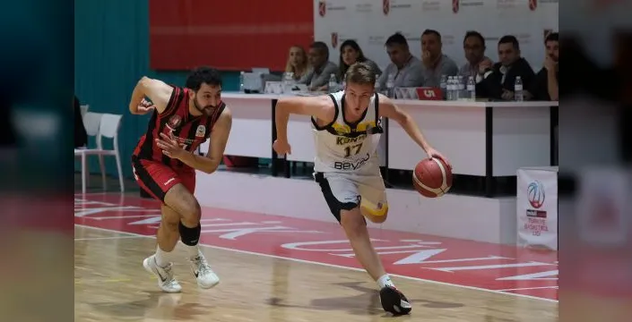 Konya, basketbol ligine galibiyetle girdi