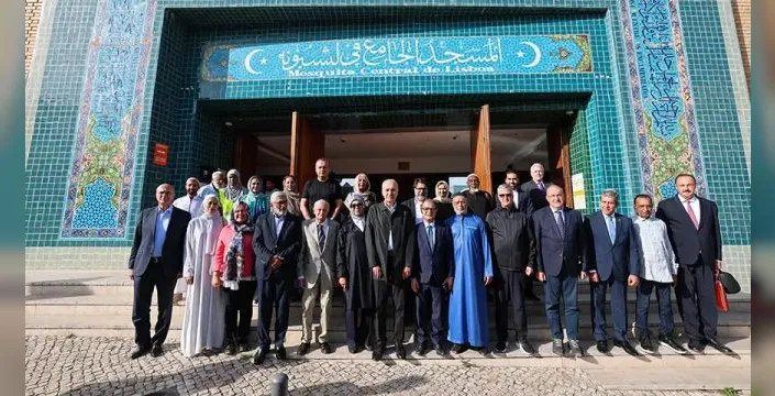 Kurtulmuş, Portekiz'deki Müslümanlarla bir araya geldi