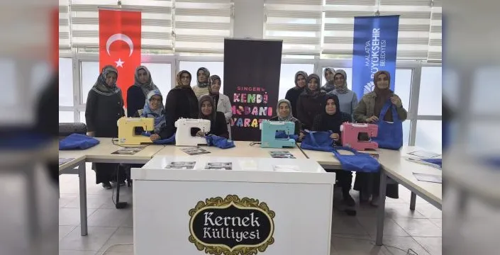 Malatya'da kadınlara çanta dikimi öğretildi