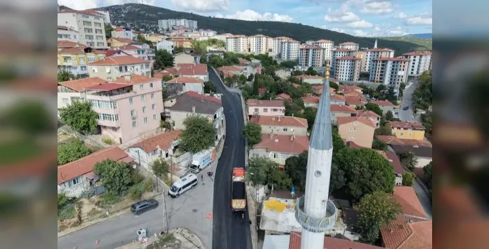 Maltepe'de yol güvenliği için asfalt çalışmaları sürüyor