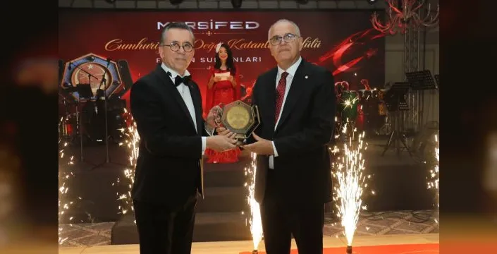 MARSİFED, A Milli Kadın Voleybol Takımı'na ödül verdi