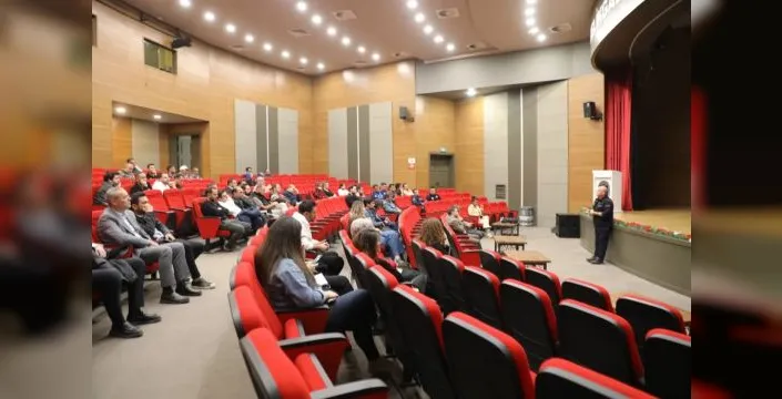 Melikgazi Belediyesi personeline afet eğitimi