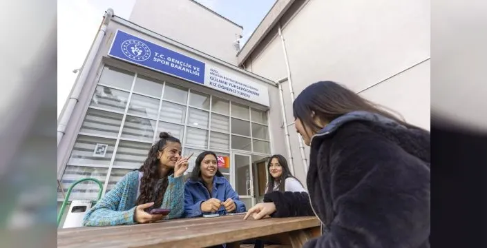Mersin belediyesi üniversite öğrencilerine destek oluyor