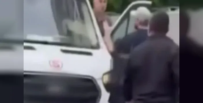Mudanya'da okul önünde kavga eden servis sürücüleri ceza aldı